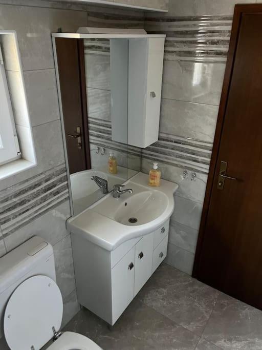 Room In Otocac Helena 외부 사진